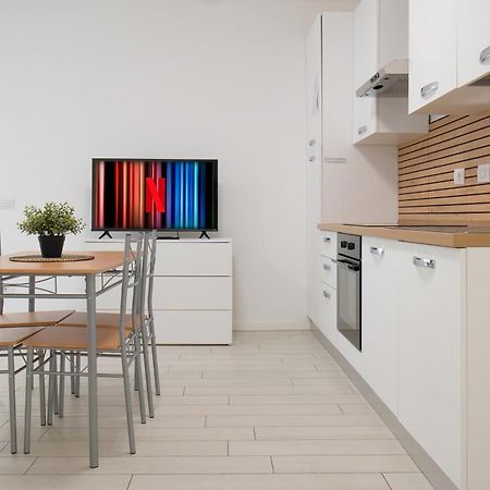 Casa Ideale Tim Appartmanti Moderni Vicina Al Centro Lecco Exteriér fotografie