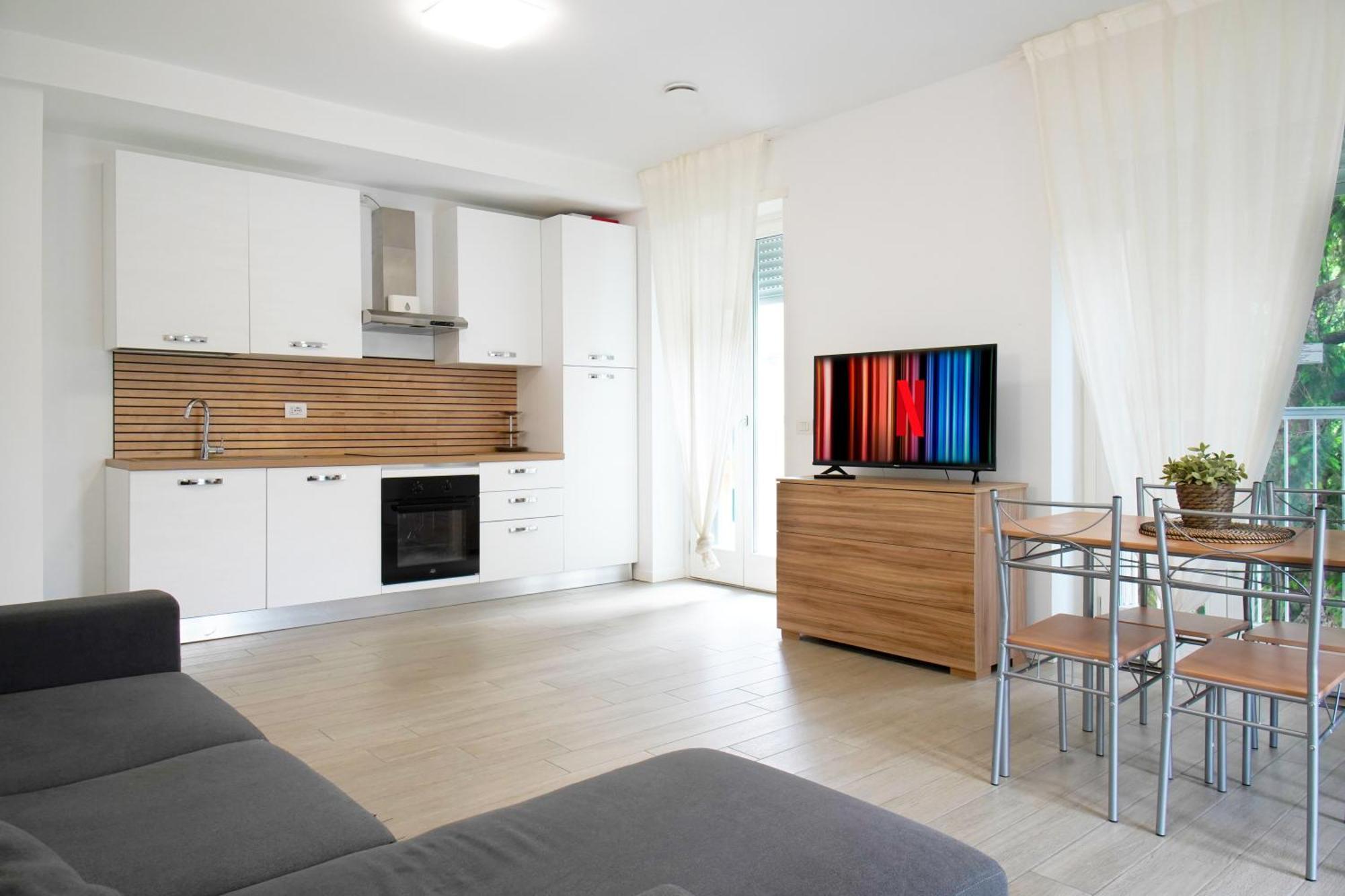 Casa Ideale Tim Appartmanti Moderni Vicina Al Centro Lecco Exteriér fotografie