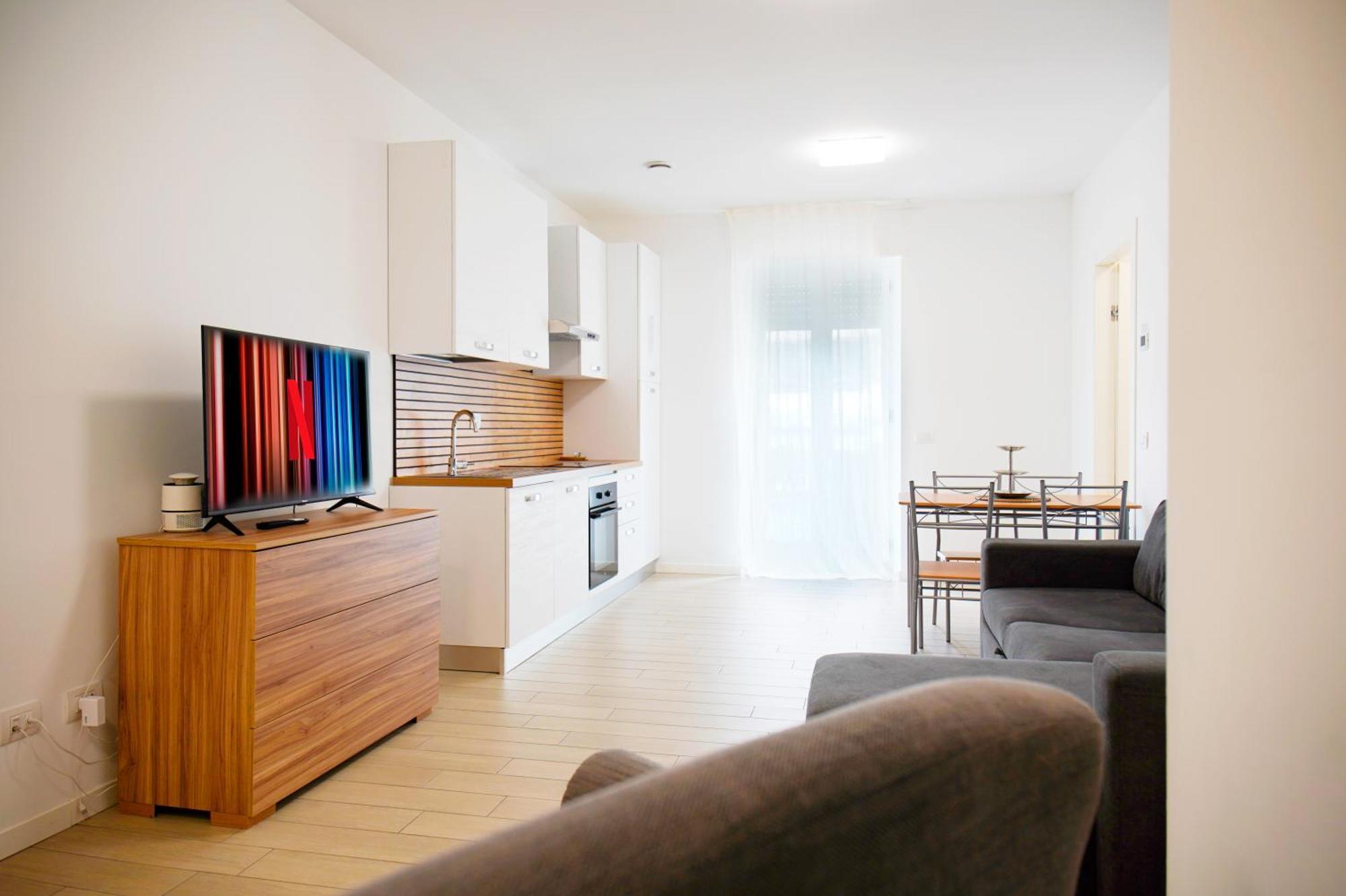 Casa Ideale Tim Appartmanti Moderni Vicina Al Centro Lecco Exteriér fotografie