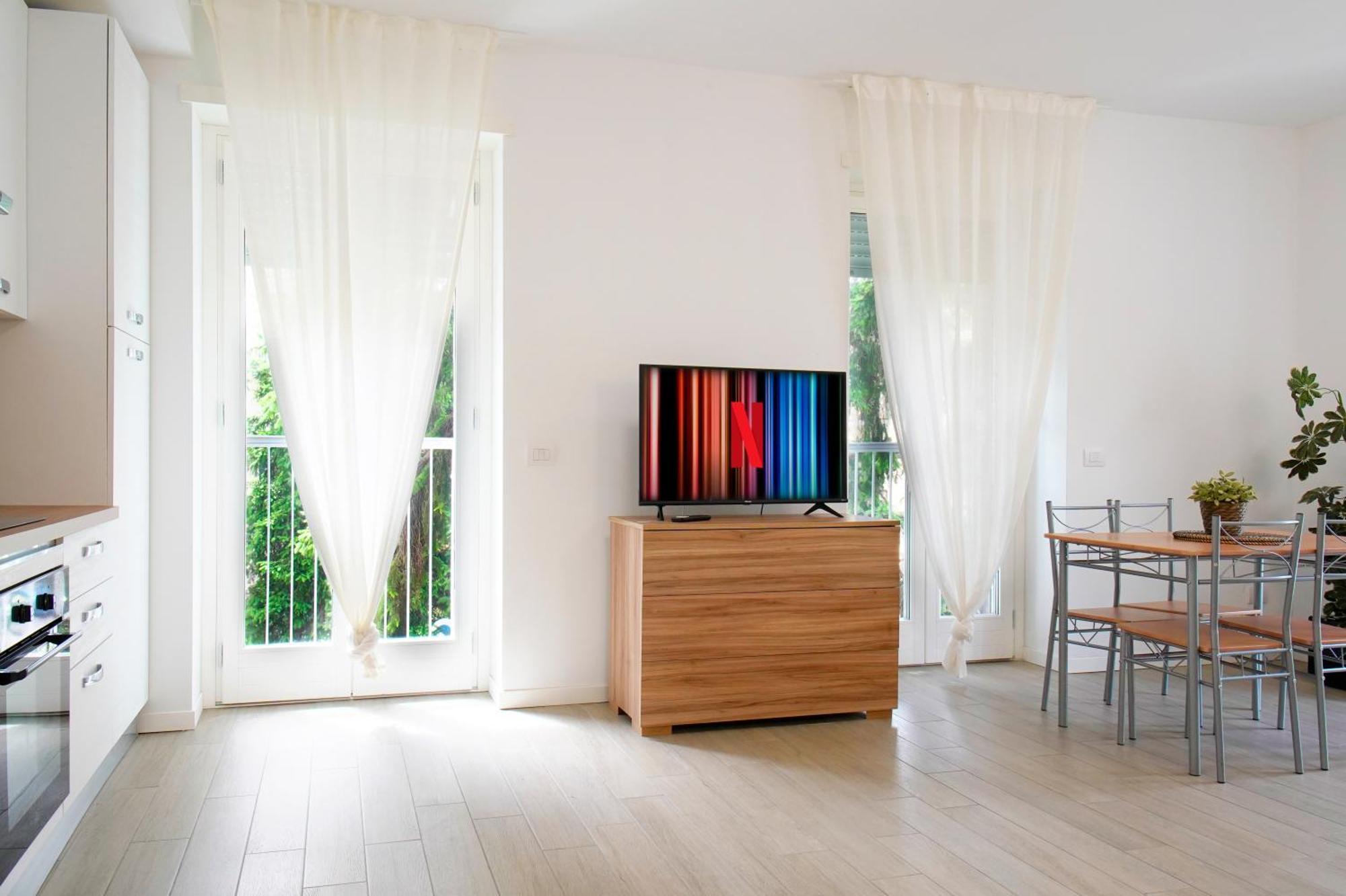 Casa Ideale Tim Appartmanti Moderni Vicina Al Centro Lecco Exteriér fotografie