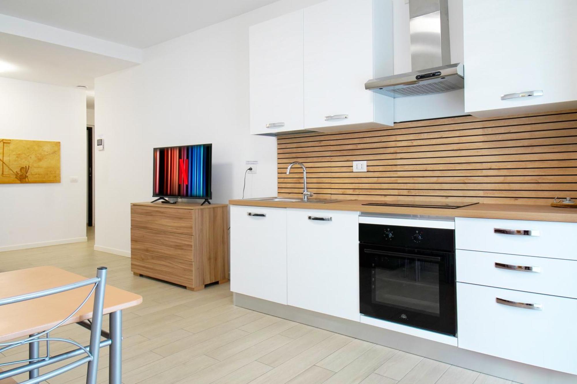 Casa Ideale Tim Appartmanti Moderni Vicina Al Centro Lecco Exteriér fotografie