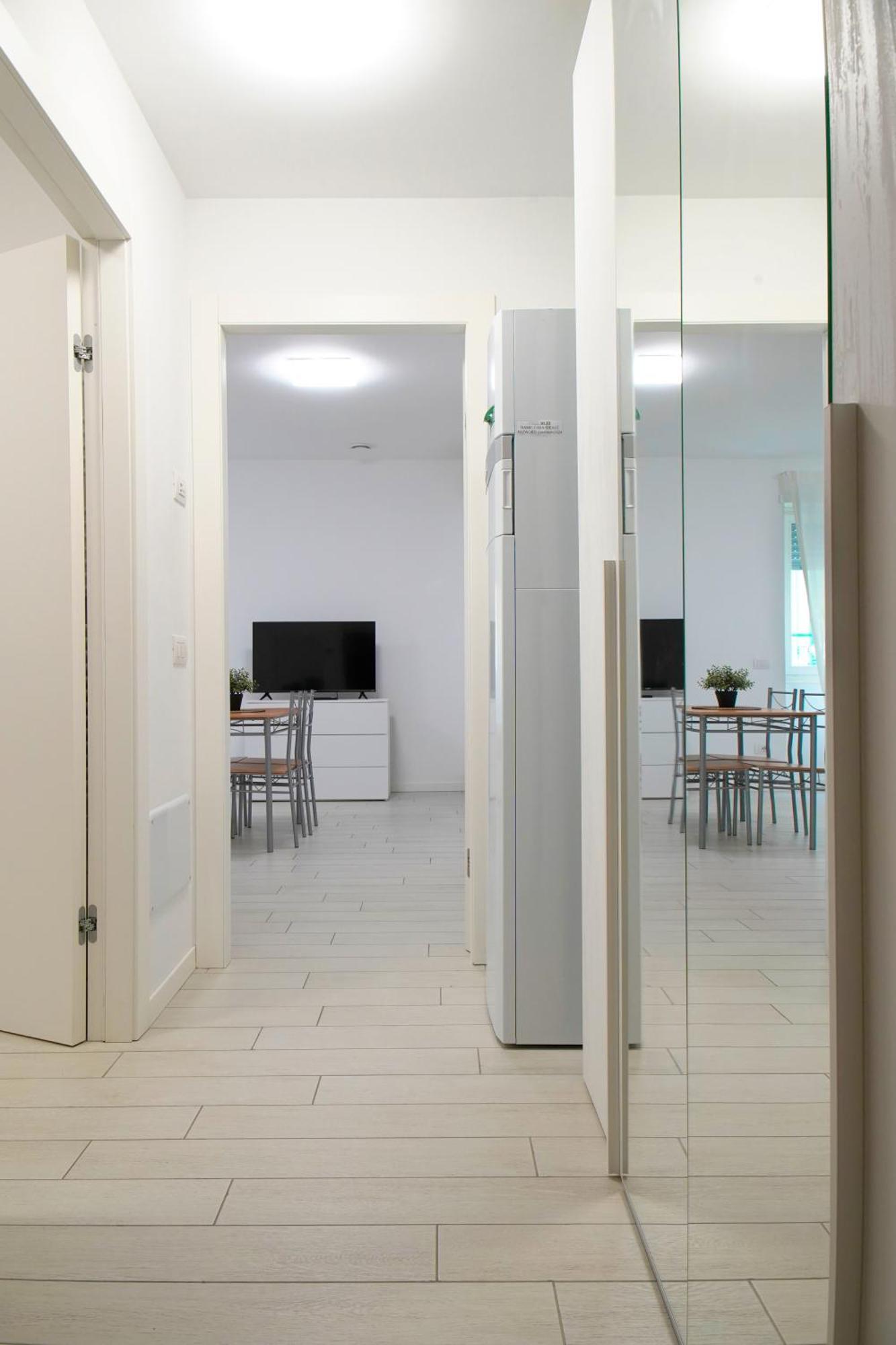 Casa Ideale Tim Appartmanti Moderni Vicina Al Centro Lecco Exteriér fotografie